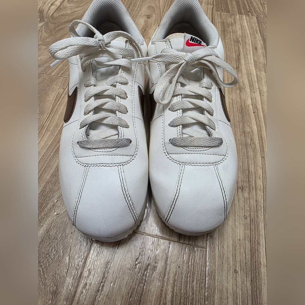 🤎 Nike Cortez Classic Sneakers Women Size 12 Cream Brown Casual - Picture 6 of 8